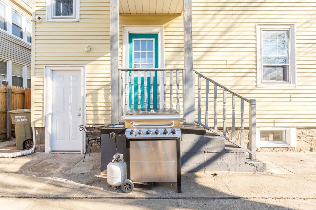 The Blue Sapphire 2Br 2 King Beds & Ample Backyard Διαμέρισμα Μπρίτζπορτ Εξωτερικό φωτογραφία