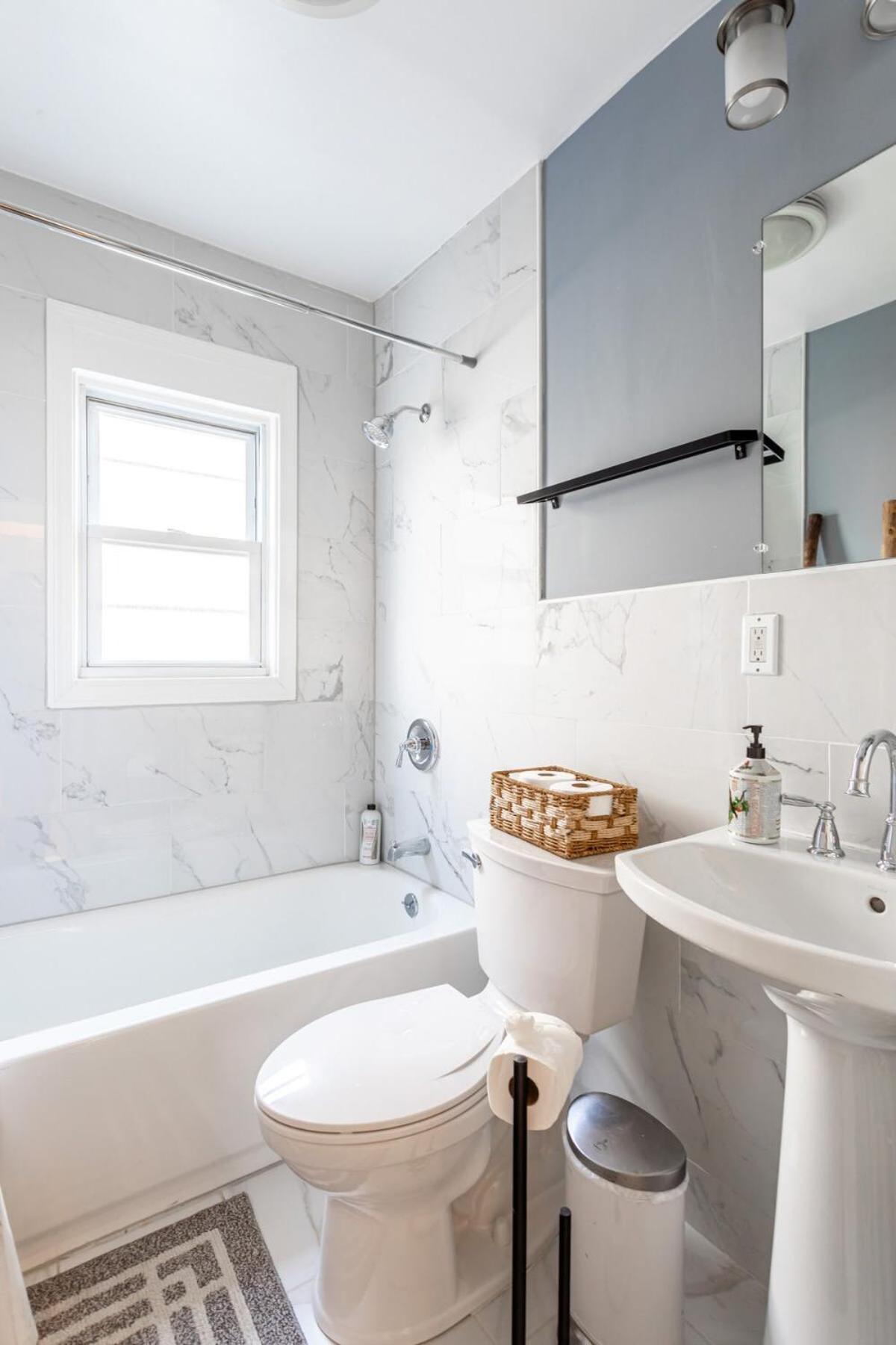 The Blue Sapphire 2Br 2 King Beds & Ample Backyard Διαμέρισμα Μπρίτζπορτ Εξωτερικό φωτογραφία